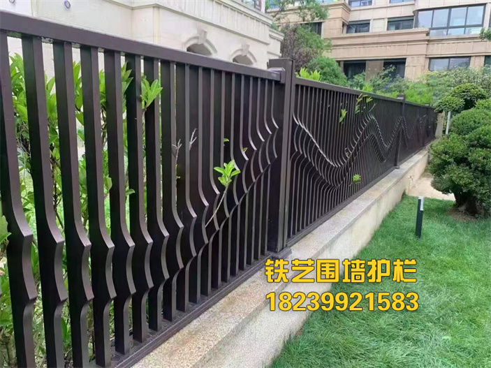  鄭州鐵藝圍墻護(hù)欄廠(chǎng)家案例